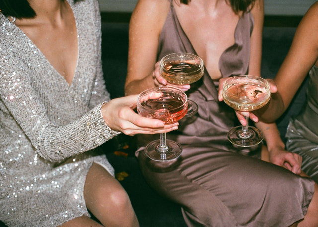 ladies drinking wine 