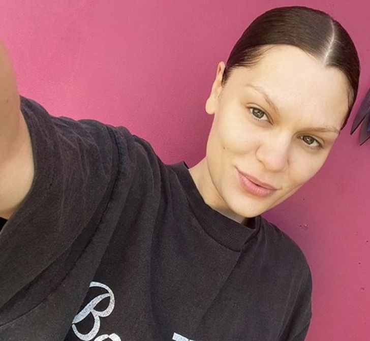 "No Makeup" challenge