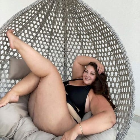 Plus-Size Influencer