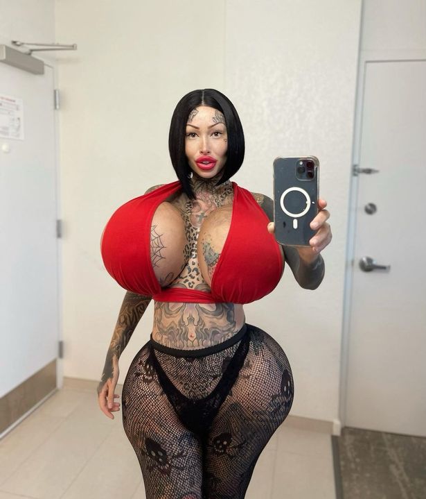 Uni-Boob Model
