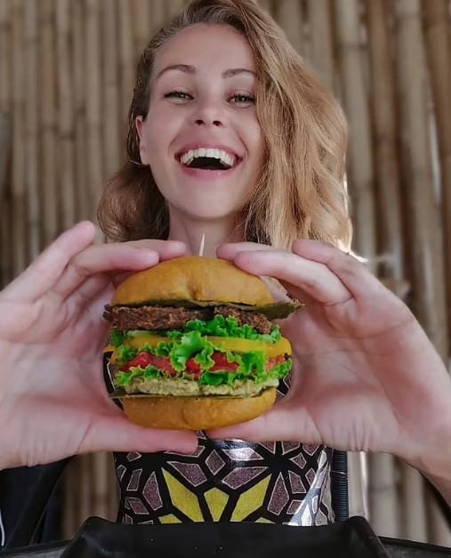 Vegan Raw Food Influencer