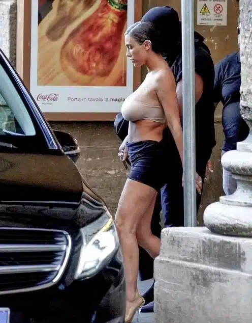 Bianca Censori's Bold Outfit